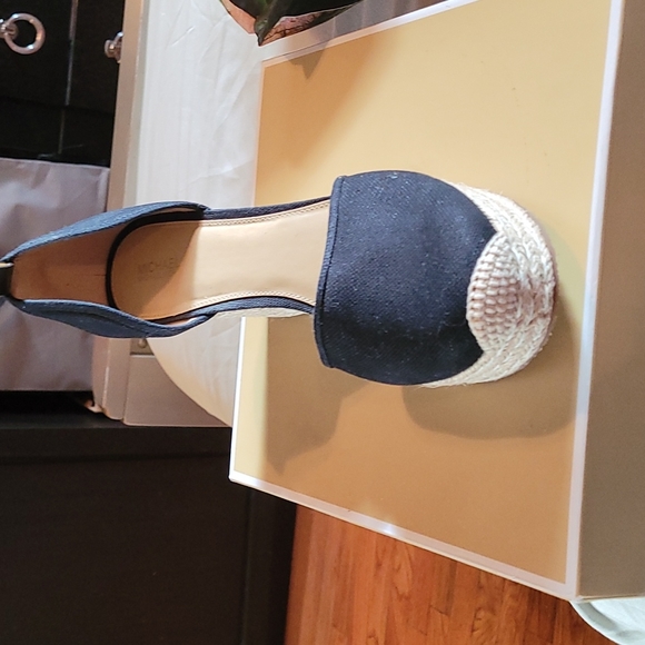 Michael kits wedges never worn - Picture 2 of 4